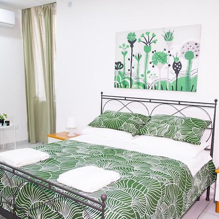 Le Dimore Di Emilia - Casa Bea 那不勒斯 外观 照片